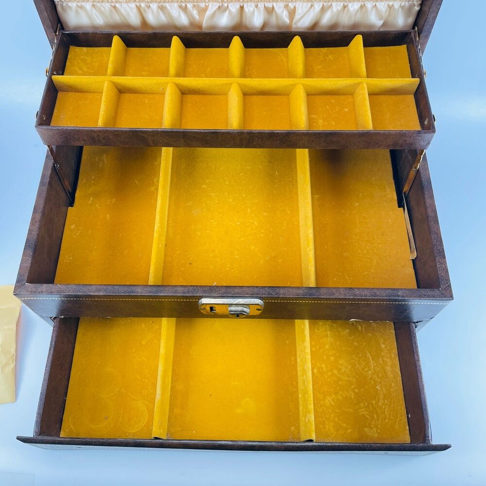 VTG MELE 4-Tier Jewelry Box MCM Mid-Century Faux Leather Satin Gold Velvet w KEY - Picture 9 of 16